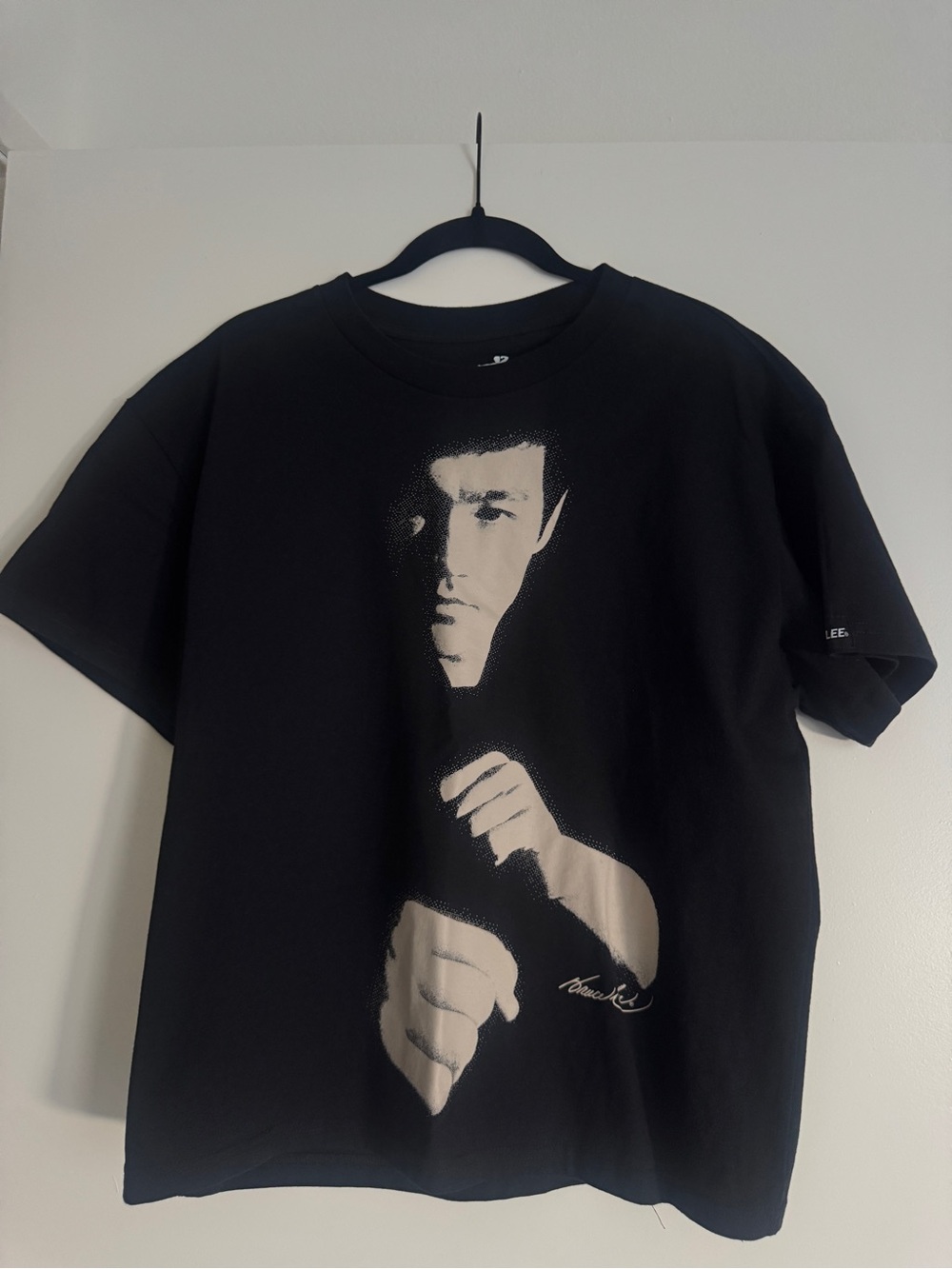 Bruce Lee Black T-Shirt with Beige Graphic Portrait